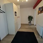 / Messeunterkunft *